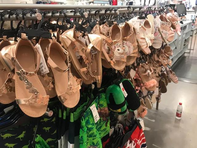 儿童凉鞋怎么选择比较好，儿童凉鞋到底要怎么选