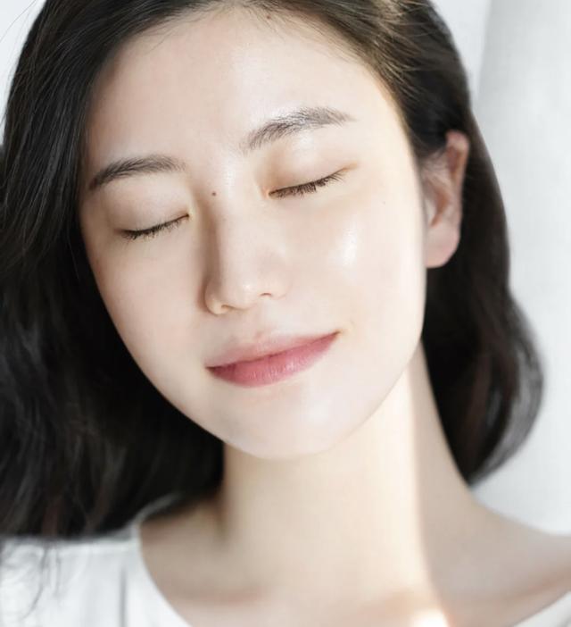 补水喷雾一天喷几次合适，补水喷雾一天喷几次（你还嘲笑是交智商税吗）