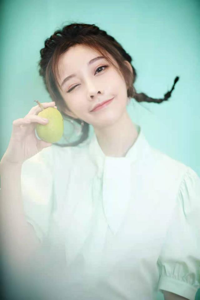 形容歌词深入人心句子，一首歌一种心情短句（冯提莫新歌上线，歌词深入人心）