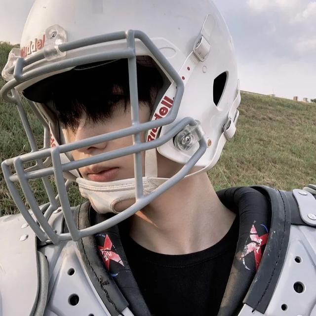 最凉不过人心图片，最凉不过人心，微信头像（也觉得冷可我不会拥抱别人）