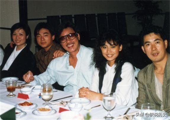 邝美云年轻时图片，邝美云年轻时图片 视频（半个娱乐圈的大佬都跟她合影过）