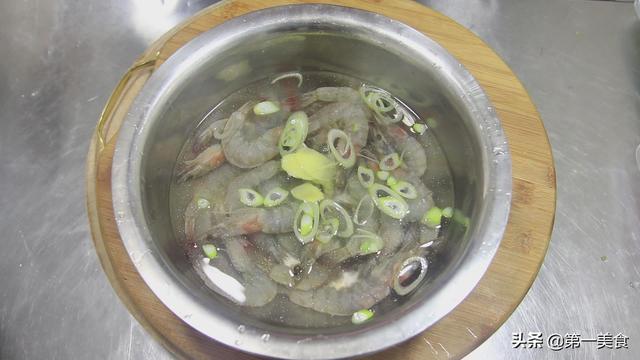 油焖大虾用什么虾，六种油焖大虾的做法（大虾怎能只煮或炸着吃）