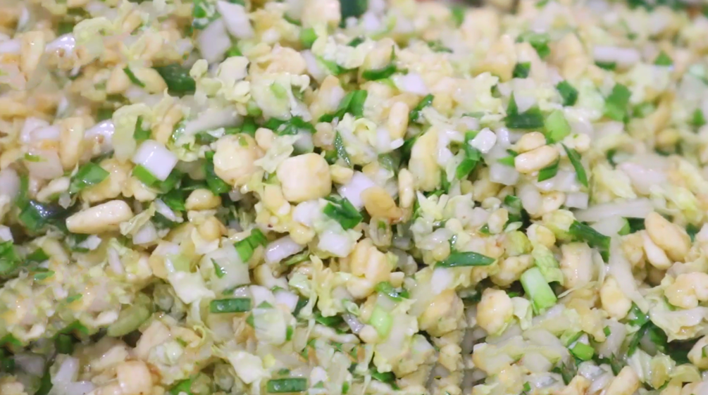 图片[6]-【白菜豆腐饼】做法步骤图 我们家隔天就想要吃 上桌就光盘-起舞食谱网