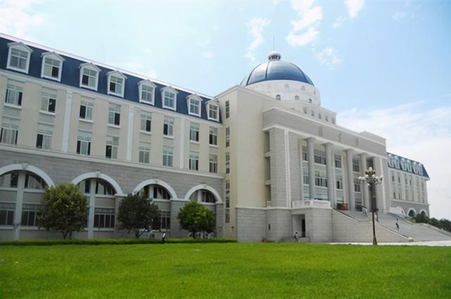 电子科技大学成都学院学费，成都电子科技大学每年学费多少（四川这两所独立学院）