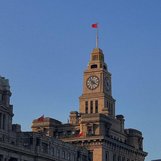 QQ个性名片背景图，qq名片背景图片怎么换（名片背景图‖中意你）