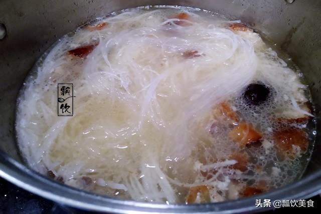 烤鸭鸭架汤的做法，烤鸭鸭架的做法（别把鸭架扔掉）