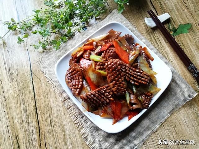 猪腰子怎么切腰花，怎么切猪腰花和做腰花汤（味道不输餐馆大厨）