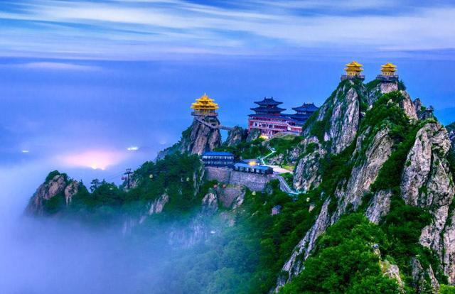 老君山在什么地方，老君山在什么地方是哪个省（老君山云海平均每年多达130天）