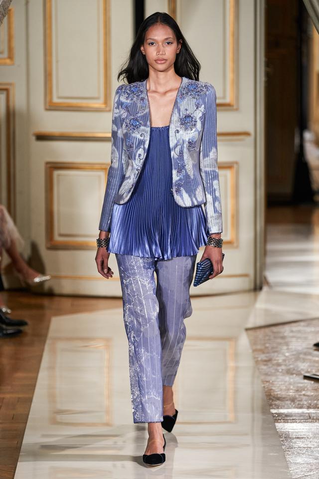 阿玛尼衣服什么档次，阿玛尼服饰什么档次（Privé2021秋季高定女装）