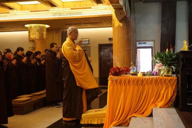 皈依三宝是什么意思，皈依三宝的好处和利益（无事不登三宝殿”什么意思）