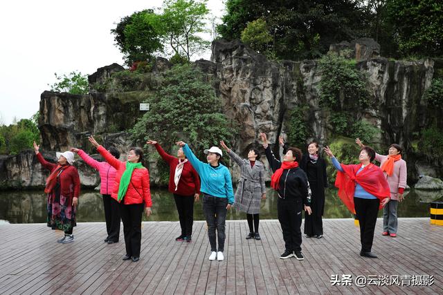 最简单能令人放松心情的图片 偶尔防空一下自己，让人心情放松的图片（醉倒在那片春色里）