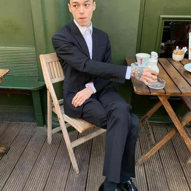 纹身男头像微信，纹身男头像（Trautvein脸上有Wake）