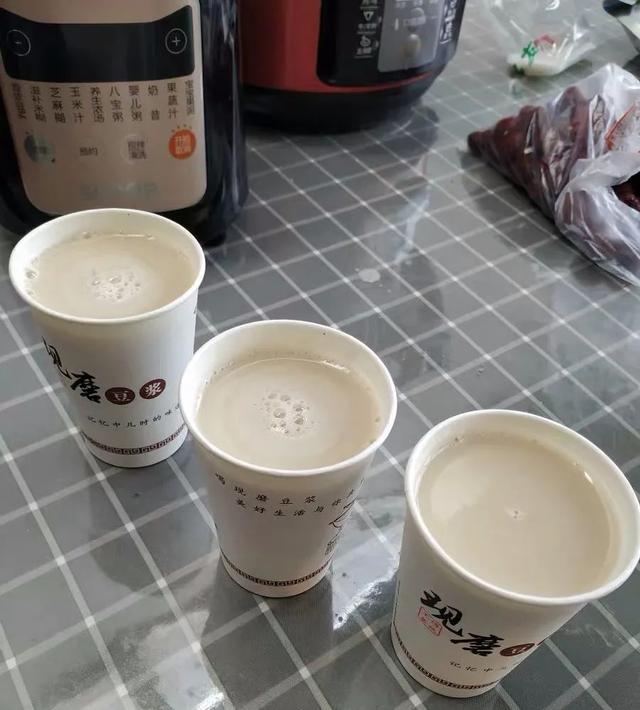 过期的雪碧能浇花吗，过期的雪碧可以用来浇花吗（原来花也喜欢喝“饮料”）