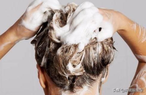 正确洗发护发步骤，护发的正确步骤（学习正确的洗发方法很关键）