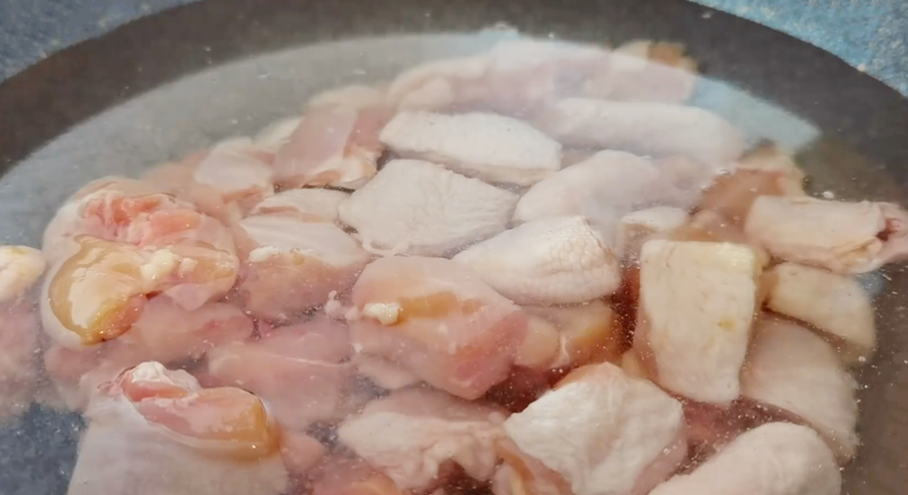 圖片[2]-【黃燜雞】做法步驟圖 鮮香下飯 做法一看就會(huì)了-起舞食譜網(wǎng)