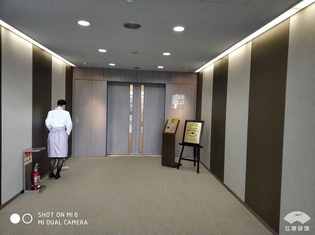 国航最高级别什么卡，国航白金卡什么级别（经济舱也能享受贵宾室、提前选座等权益）