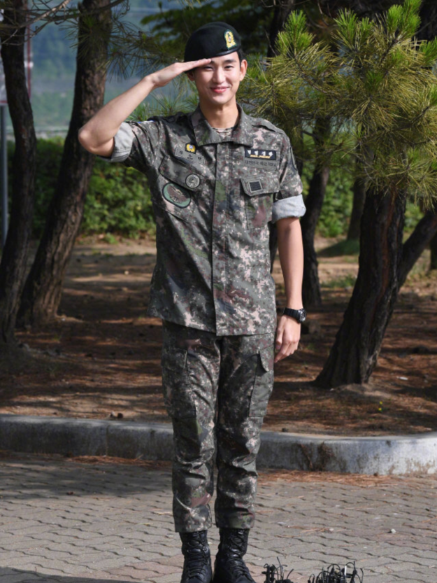 精选权志龙高清图片    权世界只有·GD，权志龙全部图片（说明入伍这几年他还没忘记老本行）