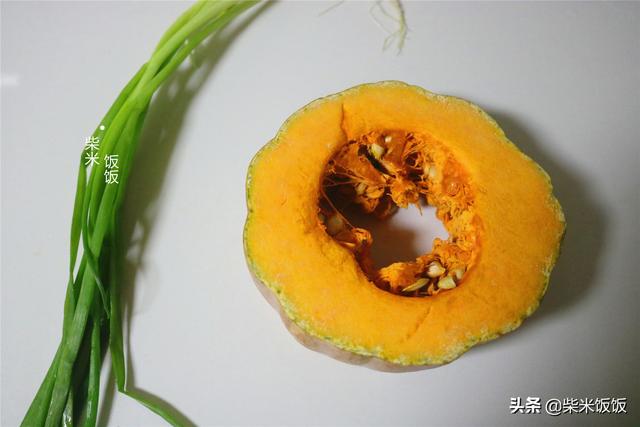 黄南瓜怎么做，怎么做蛋黄南瓜（我家最爱吃的一道素菜）