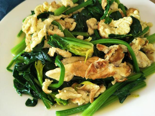 菠菜为什么会苦，菠菜炒完后发苦什么原因啊（经常又苦又涩）