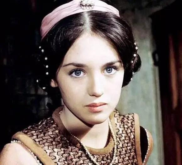 法国娇生惯养的公主,嫁到英国后被丈夫无视冷落,她的反击很解气