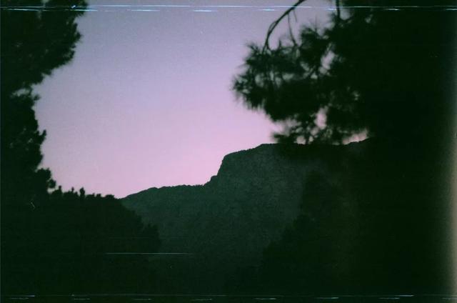 我的爱与你无关，你的微笑成永久抖音（我爱你，与你无关）