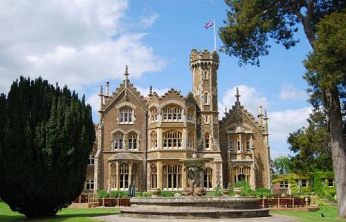 82年拉菲多少钱一瓶，92年拉菲多少钱一瓶（真是永远卖不完、喝不完的酒吗）