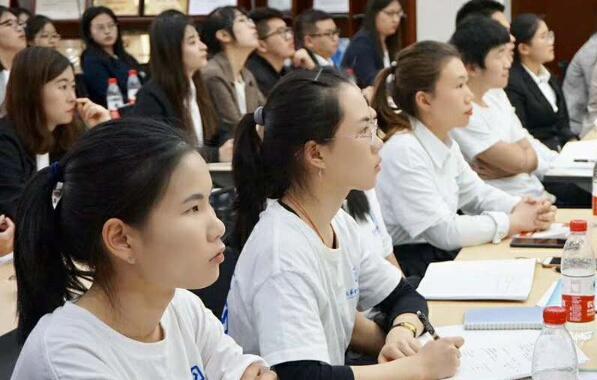 挂科补考过了算挂科吗，补考过了算挂科吗（大学“挂科”和“重修”）