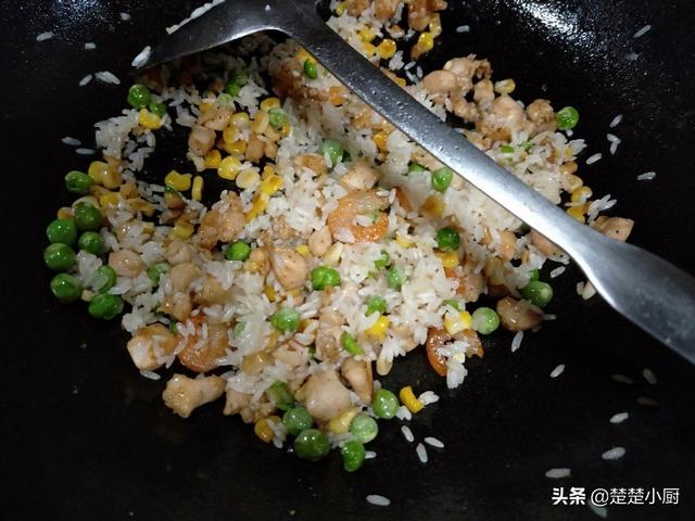 南瓜盅蒸饭做法步骤，板栗南瓜盅虾仁鸡肉丁蒸饭