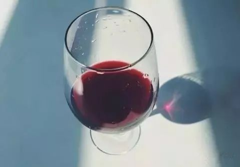 红酒有保质期吗，红酒有保质期吗过期了能喝吗（酿酒师给出明确答复后）