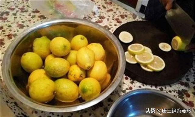 柠檬泡酒的功效与作用，柠檬泡酒的做法大全（柠檬泡水的功效）
