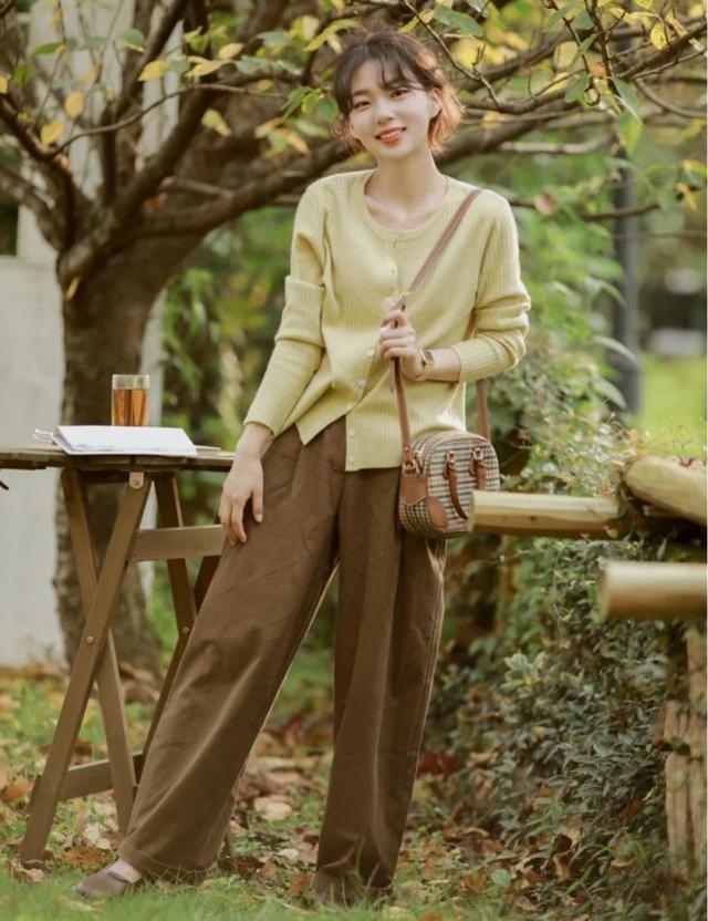 宽腿裤怎么搭配衣服和鞋子，宽腿裤怎么搭配衣服和鞋子男（学会用阔腿裤进行衣服的搭配）