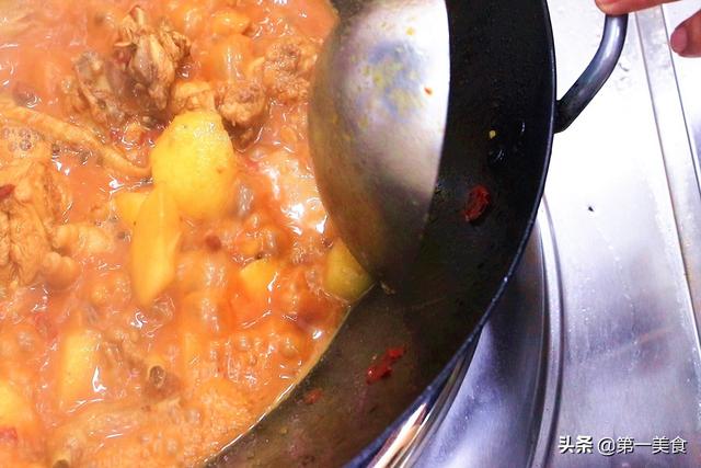 大盘鸡的制作方法，大盘鸡制作教程（大厨教你新疆大盘鸡正宗做法）