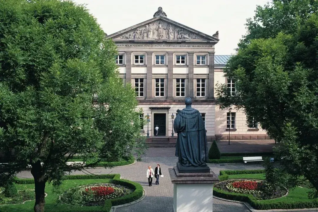 马尔堡大学(马尔堡大学在哪里)