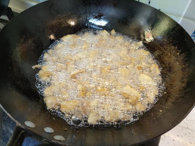 熬猪油怎么样又香又白，怎样熬猪油才又白又香（猪油又香又白无腥味）