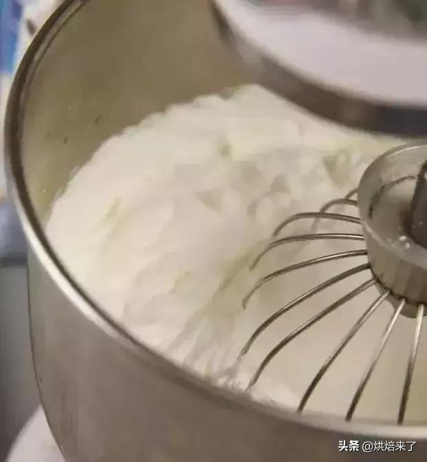  动物奶油怎么打发，手工淡奶油打发教程（奶油受不了~~夏季奶油打法的问题与技巧） 