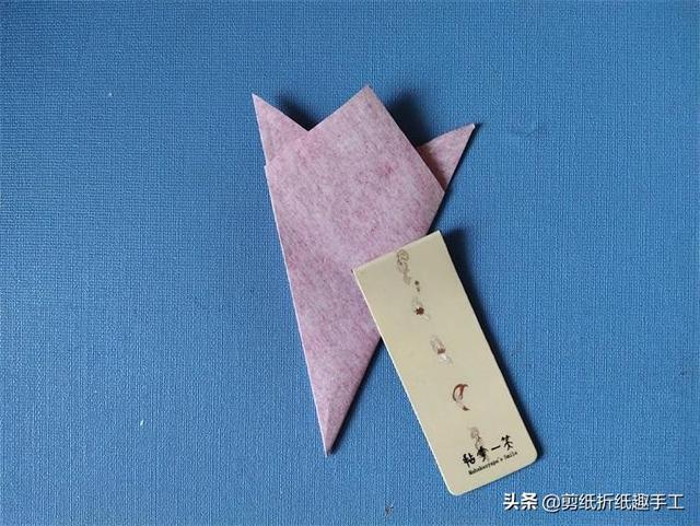 剪五角星的步骤最简单方法，超级简单的五角星怎么剪（剪纸手工教程：五角星怎么剪）