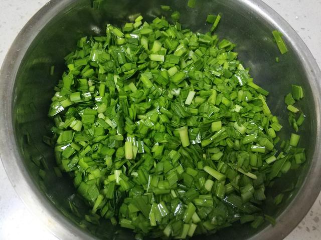 煎包怎么煎，煎包怎么煎才酥脆好吃（教你水煎包的正宗做法）