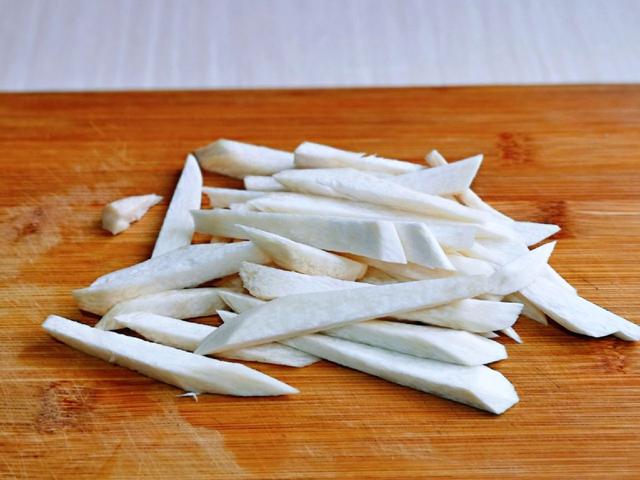 腐竹木耳怎么炒，腐竹木耳怎么炒好吃（木耳和腐竹搭配一起炒）