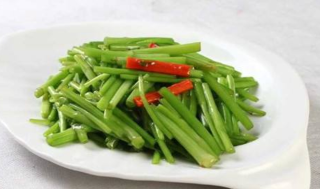 芹菜叶水饺的做法，芹菜叶水饺的做法窍门（吃不吃叶让很多人纠结）