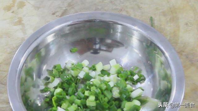 怎样菠菜炒蛋，怎样鸡蛋炒菠菜（为啥饭店师傅炒的这么漂亮）