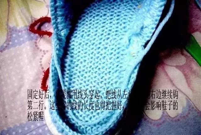 怎么钩毛线拖鞋，学钩毛线拖鞋视频教程（钩针编织的蝴蝶图案的棉拖鞋）