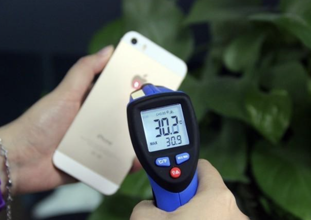 iphone手机发烫是什么原因(iPhone手机发烫怎么回事)