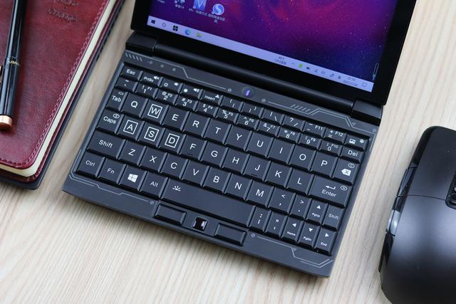 上网本能玩的游戏，好玩的网络电脑游戏有哪些（壹号本7寸迷你游戏本评测）