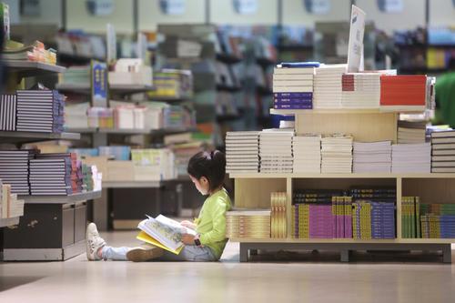 早读的好处有什么，孩子坚持早读的好处（请让“早读”振醒倦怠的心）