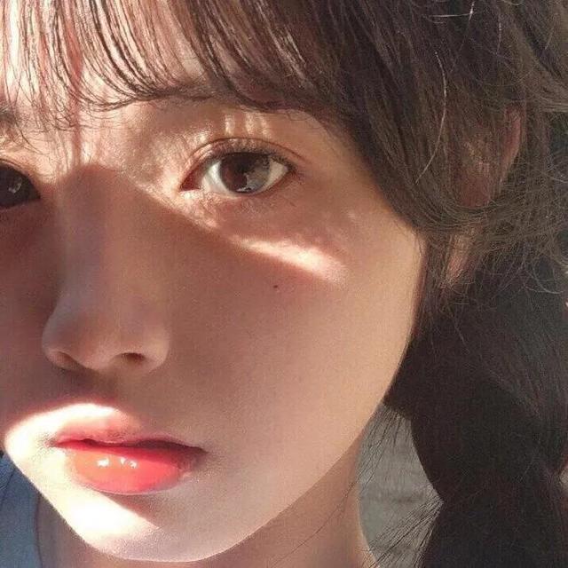 真人女头，微信头像，真人女头（我望着月亮）