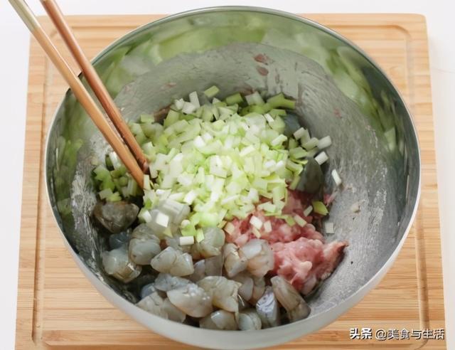 家庭自制春卷皮，煎饼果子面糊的做法（教你在家做春卷）