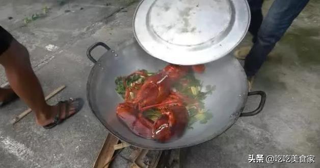 大龙虾蒸多长时间，清蒸波士顿大龙虾蒸多少分钟（小伙1500元买了只龙虾）