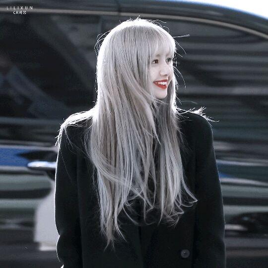 Lisa图片，lisa图片稀有（“富婆”Lisa也有小女人一面）