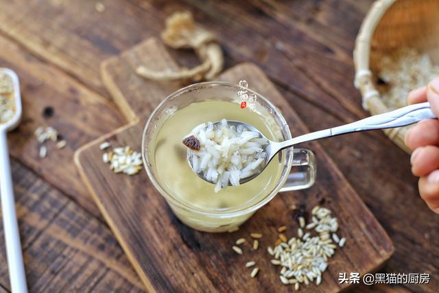 喝炒米茶的最佳时间，炒米茶什么季节喝（90岁爷爷教我做炒米茶）