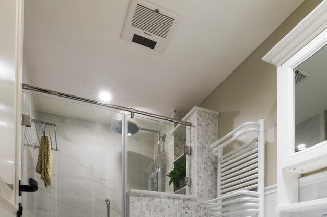 卫生间浴霸哪种好，卫生间用哪种浴霸好（卫生间想装个浴霸）